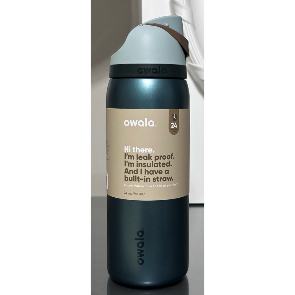 Owala 32oz FreeSip Water Bottle, METALLIC GREEN